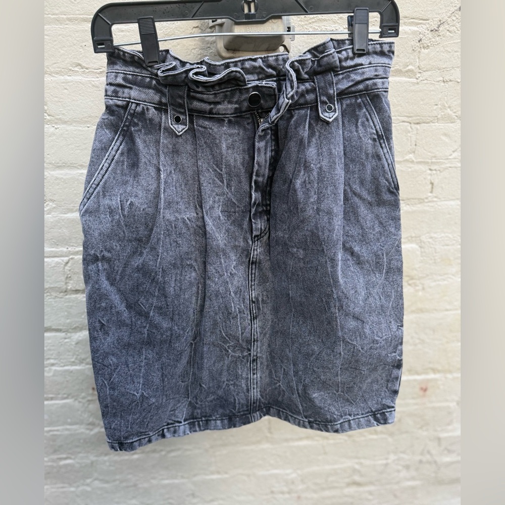 Super chic Denmark brand Gestuz dark Denim skirt